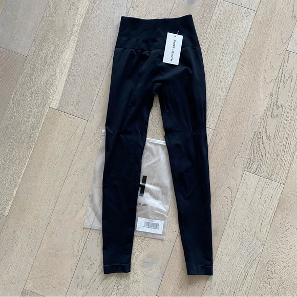 NWT First Health Apparel Enhance Leggings - Picture 3 of 6